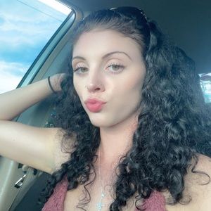 Meet your Posher, Abbi